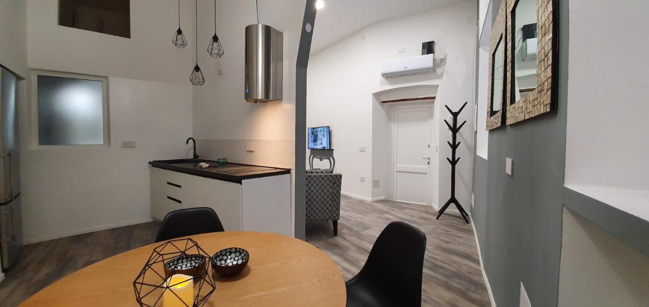 Space Suite Cagliari Luaran gambar